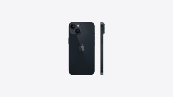 На белом фоне изображены два Apple iPhone 14 (Midnight). Один iPhone находится в вертикальном положении, показывая заднюю панель, на которой расположены две камеры в верхнем левом углу, логотип Apple посередине и кнопки по бокам. Другой iPhone расположен справа, в профиль, демонстрируя толщину устройства и расположение кнопок. Оба телефона имеют тёмно-синий цвет.