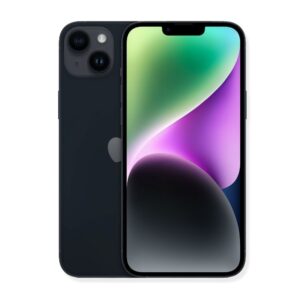 На фотографии изображен Apple iPhone 14 Plus (Midnight), стоящий передней панелью и задней крышкой к зрителю. Задняя крышка телефона темно-синего цвета, на ней виден логотип Apple. В левом верхнем углу задней крышки находится модуль с двумя камерами и вспышкой. На экране телефона отображаются обои, состоящие из градиентных цветов: зеленого, фиолетового и черного. У телефона черная рамка. Фон белый.